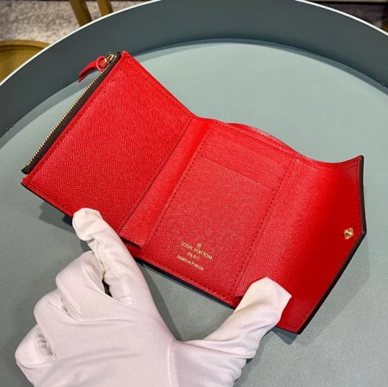 ルイヴィトン偽物 ポルトフォイユ ヴィクトリーヌ LV20333
