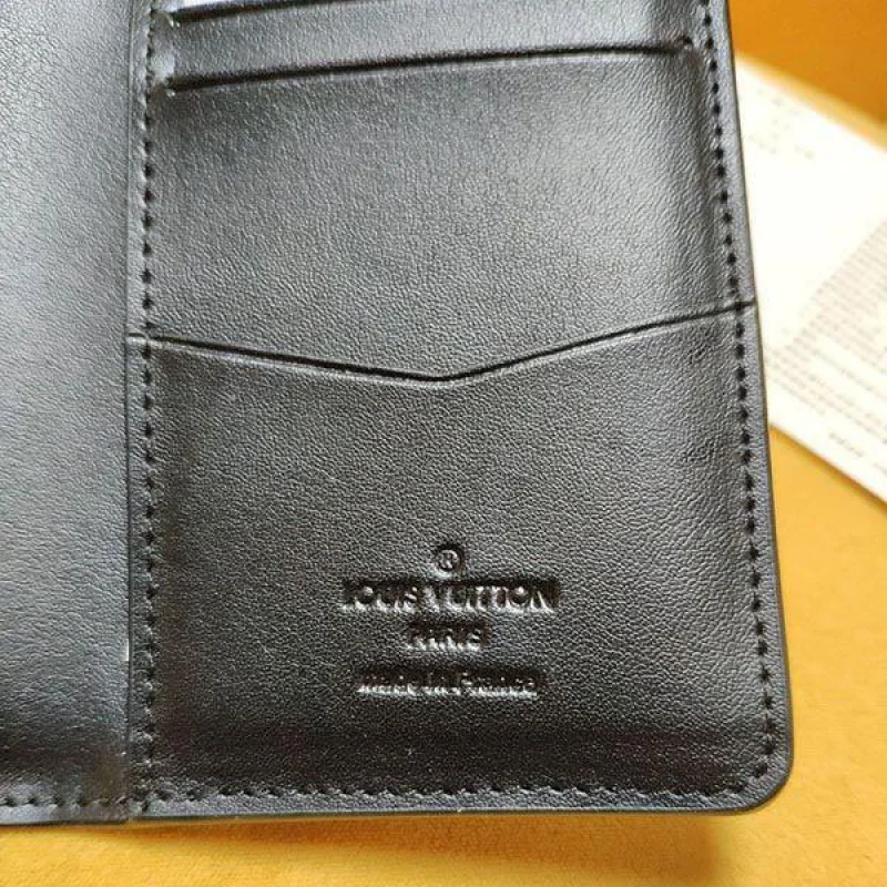 ルイヴィトン コピー折り財布 オーガナイザー ドゥ ポッシュ M69979