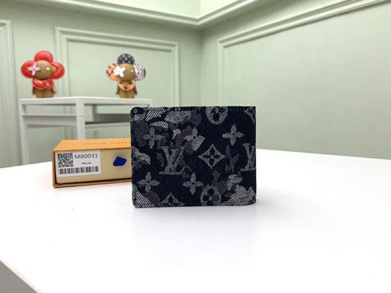 新作 ルイヴィトン 財布 偽物ポルトフォイユ・ミュルティプル スマート LV M80031