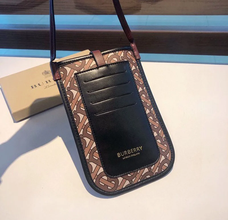 一目惚れ♪バーバリー スマホケース 偽物 iPhone全機種対応 Ban30095