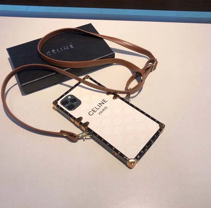 セール新作 セリーヌ☆iPhone11/12 pro ケース 偽物♪ストラップ付き Cew28262