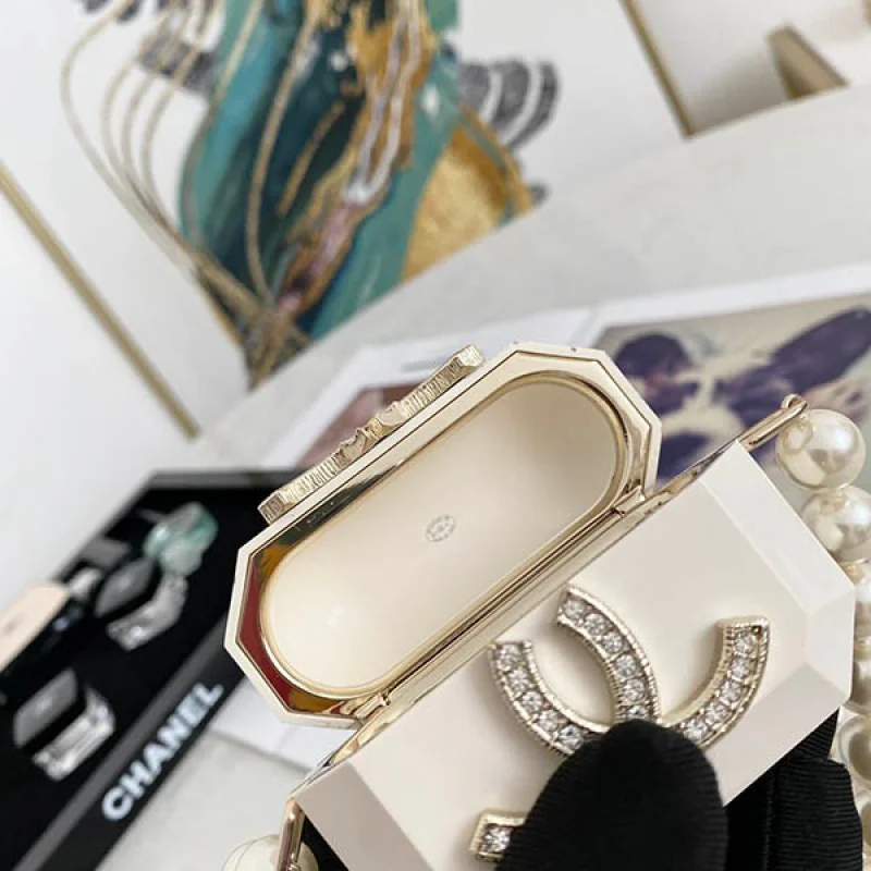 シャネル AIRPODS PRO ケース 偽物 イヤホンケース ネックレス 金属 レジン 人工真珠 she19987