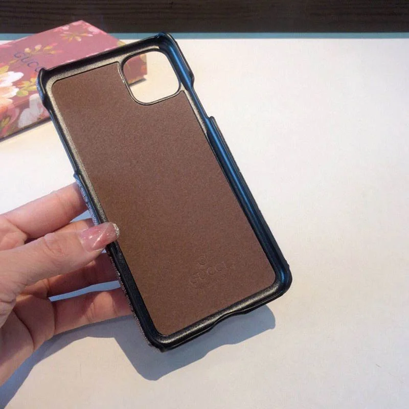 大人気!!新色グッチ ディズニーコラボ ドナルドダック iPhoneケース 偽物 gub66546