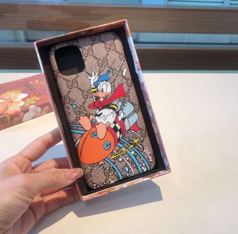 大人気!!新色グッチ ディズニーコラボ ドナルドダック iPhoneケース 偽物 gub66546