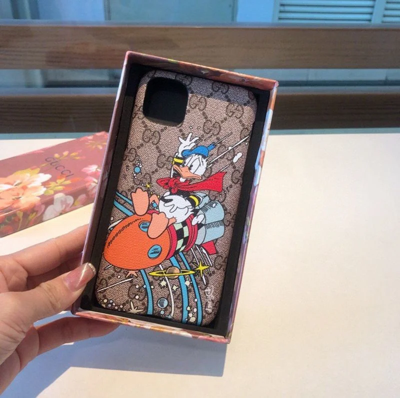 大人気!!新色グッチ ディズニーコラボ ドナルドダック iPhoneケース 偽物 gub66546