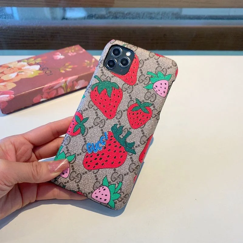 一目惚れ♪グッチ いちご ケース コピー ストロベリー iPhone GG スプリーム guz33808