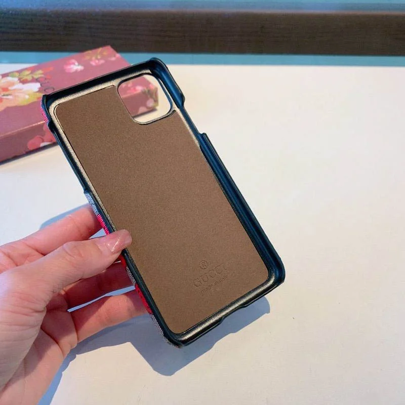 一目惚れ♪グッチ いちご ケース コピー ストロベリー iPhone GG スプリーム guz33808