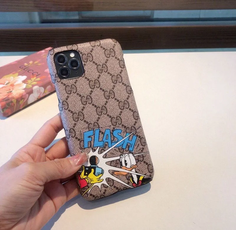 春もの新作グッチ ディズニーコラボ ドナルドダック iPhoneケース コピー gur94841