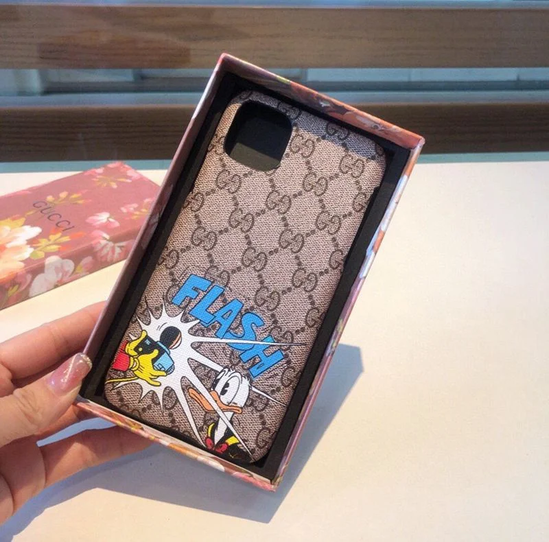 春もの新作グッチ ディズニーコラボ ドナルドダック iPhoneケース コピー gur94841