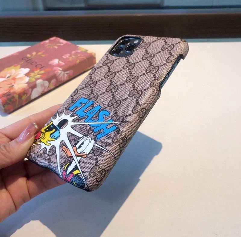 春もの新作グッチ ディズニーコラボ ドナルドダック iPhoneケース コピー gur94841