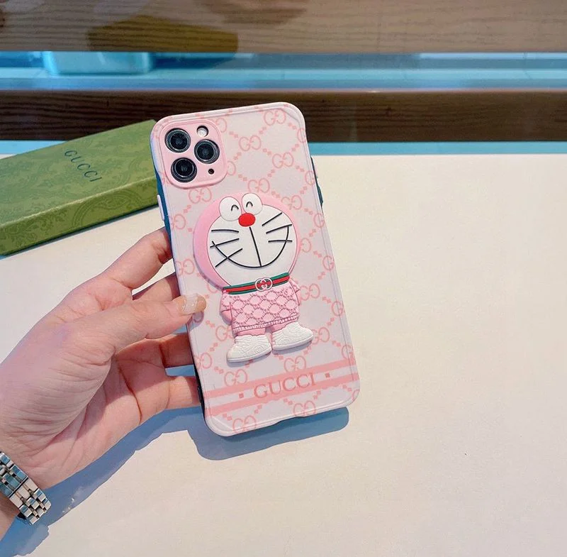 希少色グッチ ドラえもんコラボ iPhoneケース 偽物 スマホケース gut77530