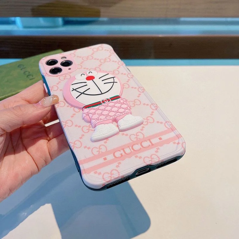 希少色グッチ ドラえもんコラボ iPhoneケース 偽物 スマホケース gut77530