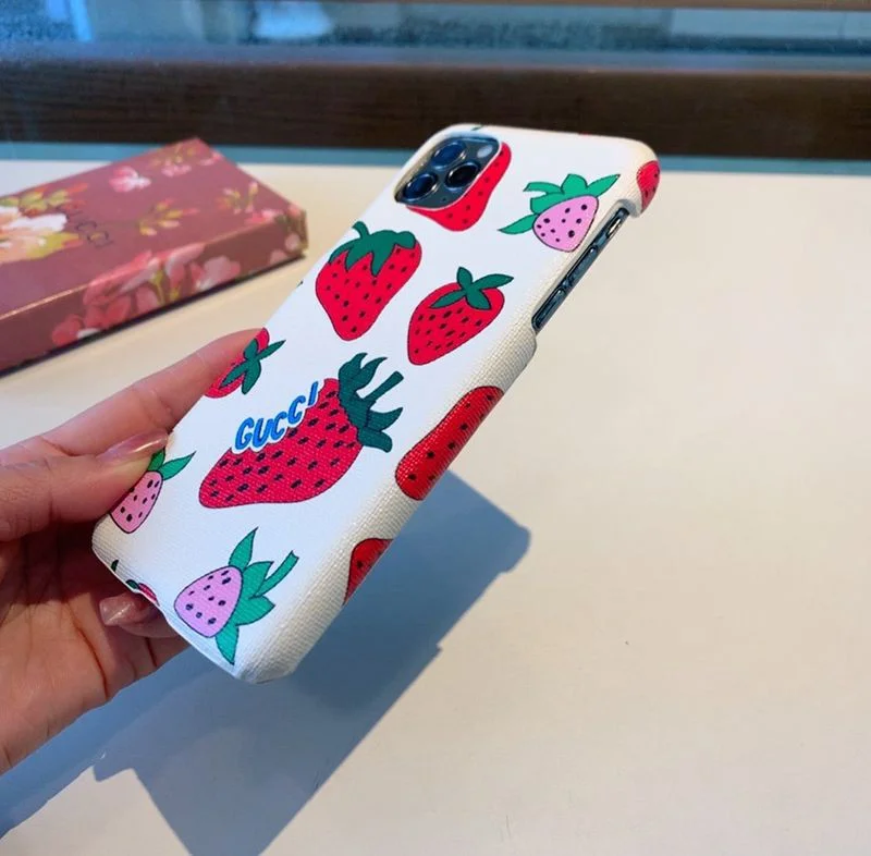 一目惚れ♪グッチ いちご ケース コピー ストロベリー iPhone GG スプリーム guz33808