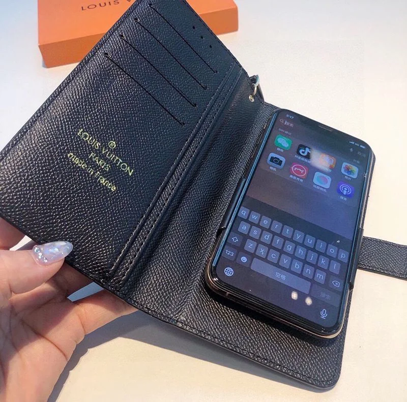 超話題!新作 ルイヴィトン iPhoneケース コピー 手帳型ケース 2色 vuh84227
