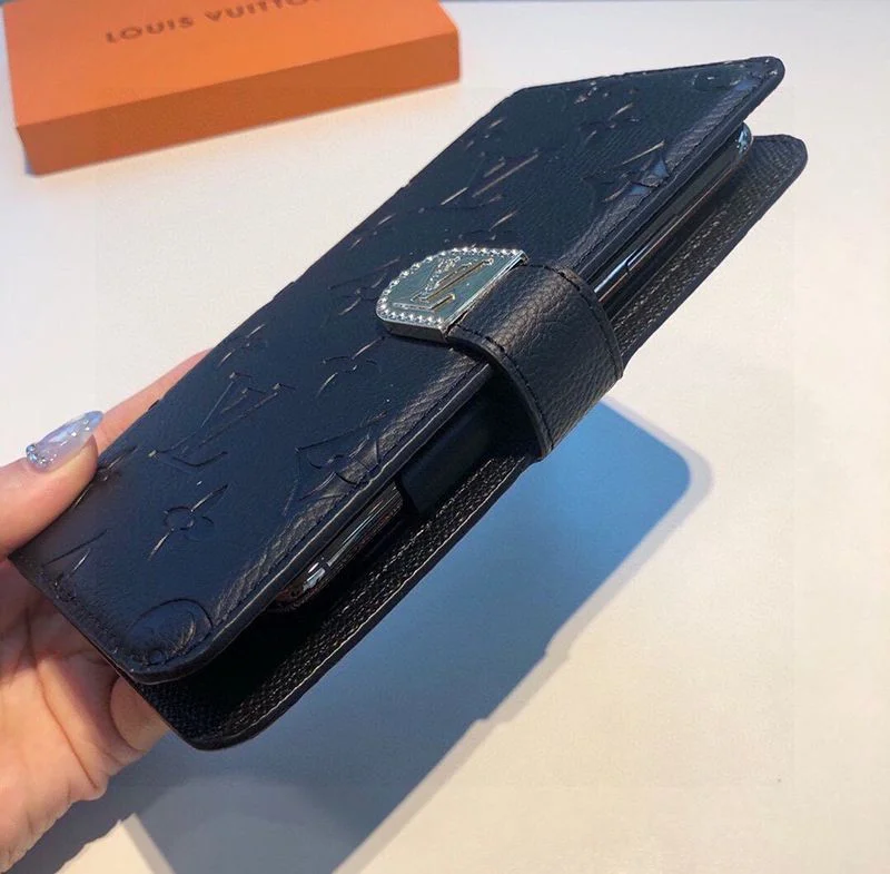 超話題!新作 ルイヴィトン iPhoneケース コピー 手帳型ケース 2色 vuh84227