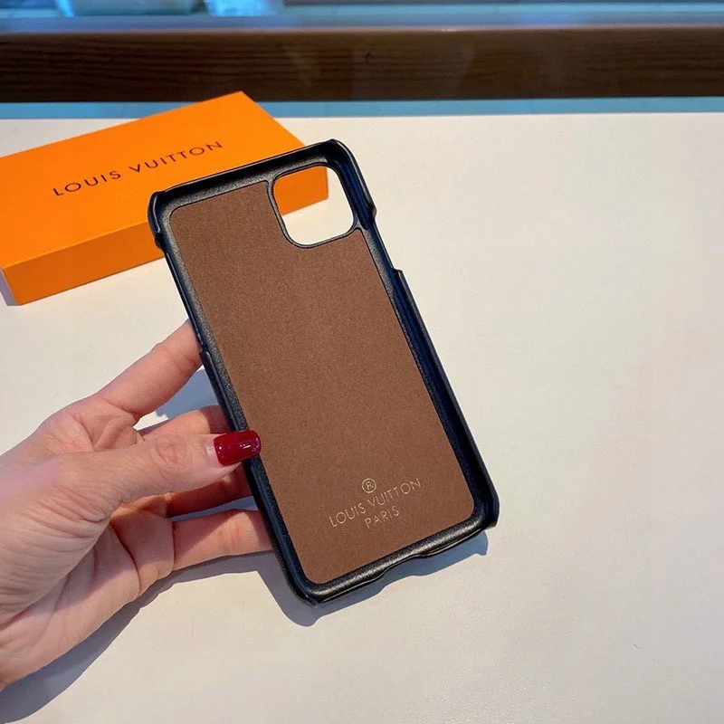 新作 ルイヴィトン iPhoneケース コピー ブラック スカーレット LVロゴ vuj98010