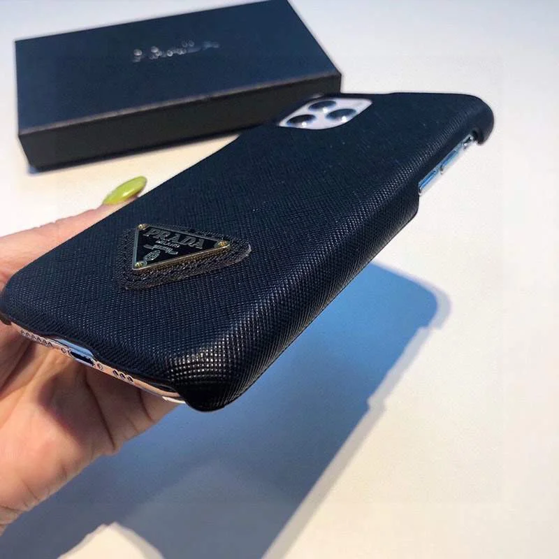 プラダ ケース 偽物 トライアングルロ レザーiPhone12/proケース pug22462
