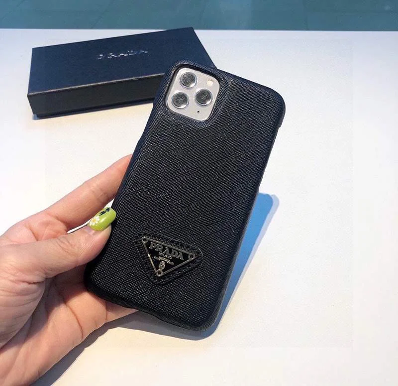 プラダ ケース 偽物 トライアングルロ レザーiPhone12/proケース pug22462