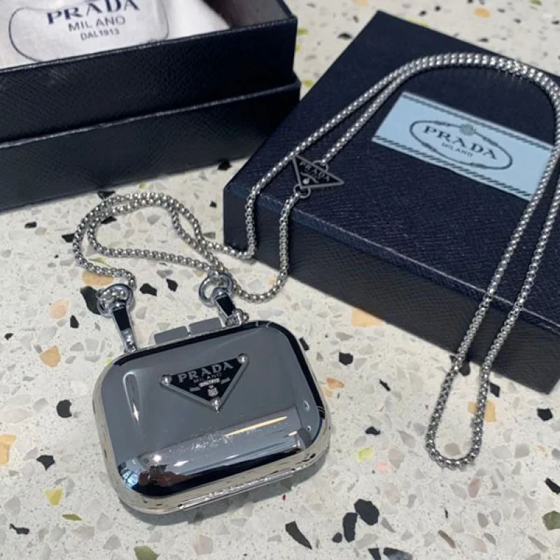 大人気!プラダ airpods ケース イヤホンケース 偽物 メッキ 光沢感 pui66880