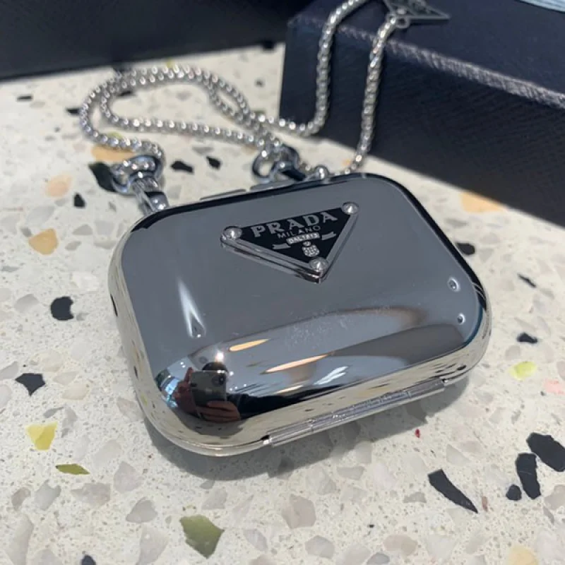 大人気!プラダ airpods ケース イヤホンケース 偽物 メッキ 光沢感 pui66880