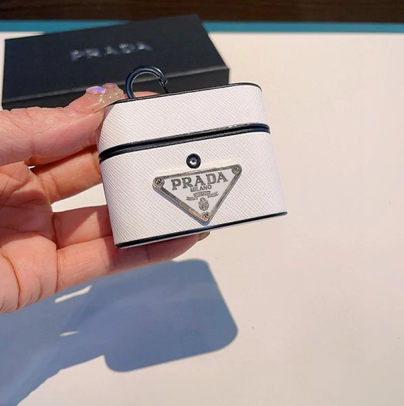 お洒落で可愛い プラダ レザー AirPods Proケース コピー puj21020