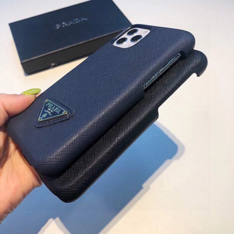 送料込 プラダ ケース コピー トライアングルロ レザーiPhone12/proケース pum41888