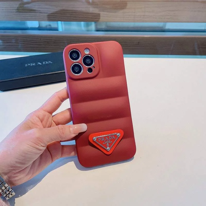 希少色 プラダ iPhoneケース 偽物 トライアングルロ iPhone12/13/proケース pum54136