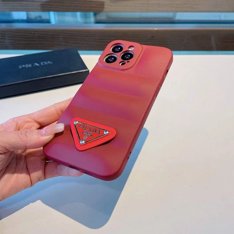 希少色 プラダ iPhoneケース 偽物 トライアングルロ iPhone12/13/proケース pum54136