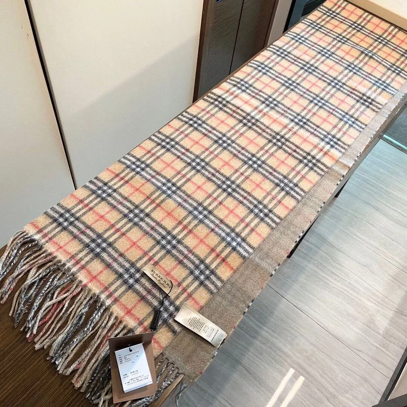 定番バーバリー 偽物 リバーシブル チェック カシミアスカーフ Bab25216