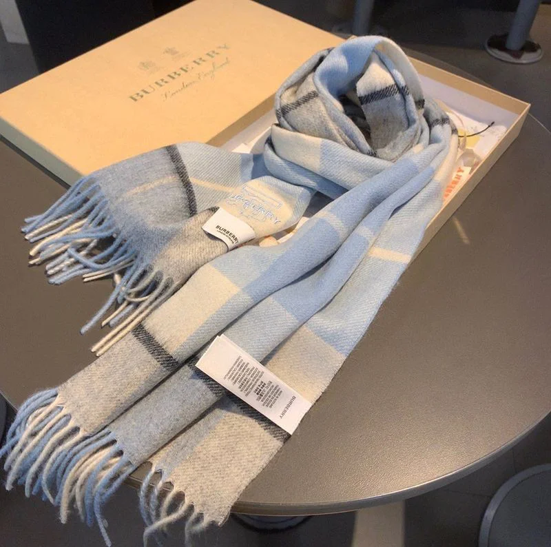 【日本未発売】バーバリー コピー クラシック カシミヤ チェック マフラー Baz83709