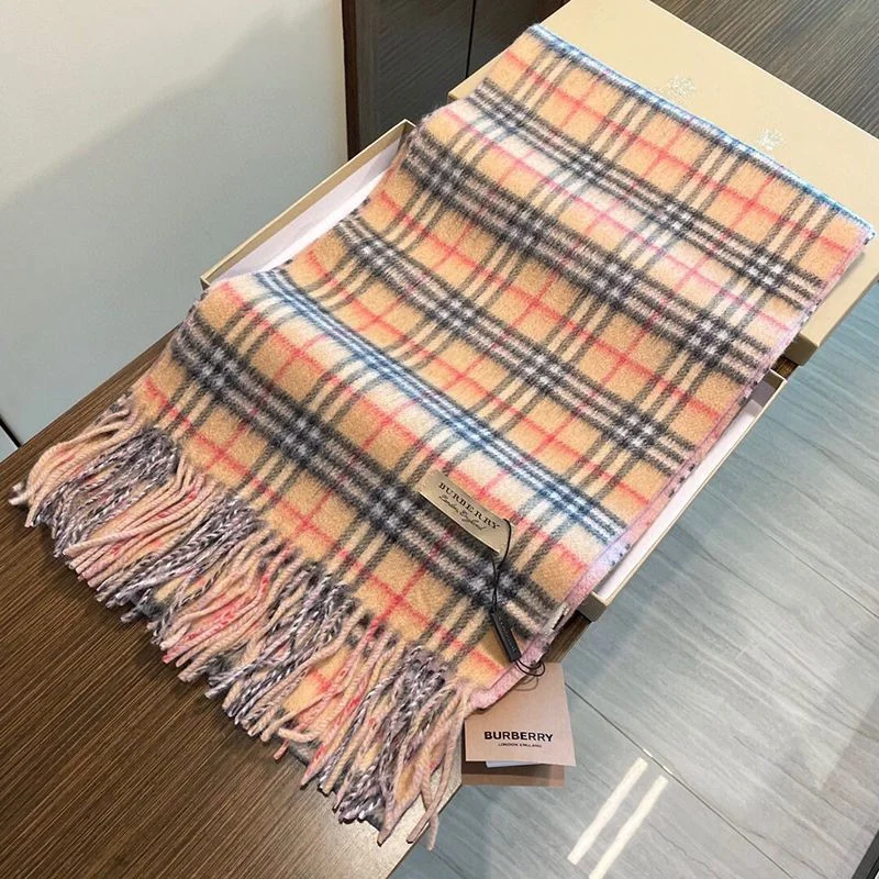 可愛いバーバリー コピー リバーシブル チェック カシミアスカーフ Baz43813
