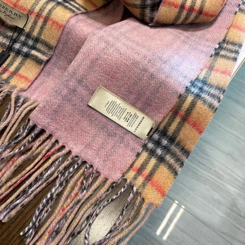 可愛いバーバリー コピー リバーシブル チェック カシミアスカーフ Baz43813