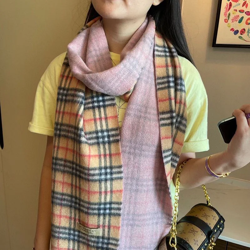 可愛いバーバリー コピー リバーシブル チェック カシミアスカーフ Baz43813