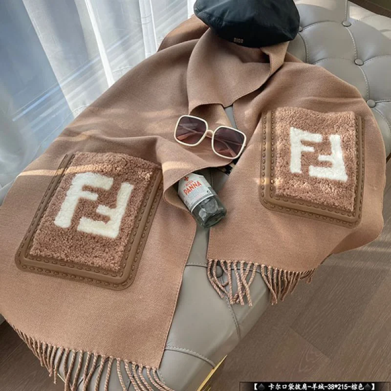 フェンディ ブラウンウール カシミア FFポケットマフラー コピー☆ステッチ入レザー☆フリンジ FXT339AHRYF0QU5