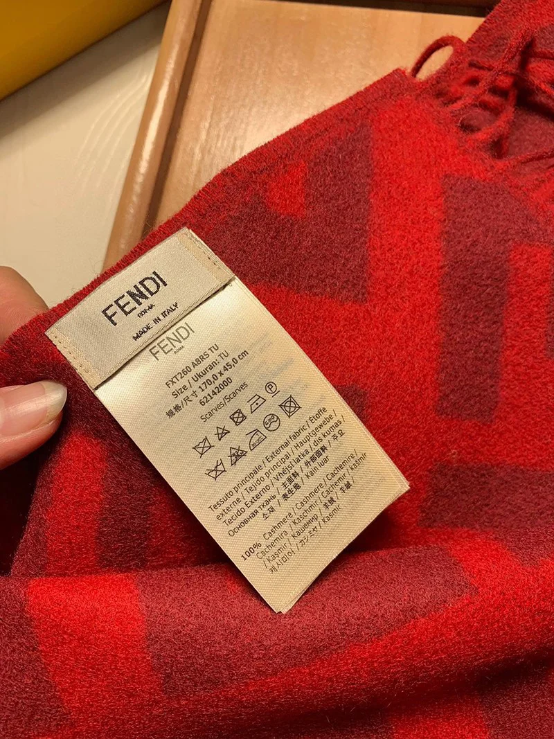 稀少フェンディ マフラー コピー スカーフ ウール インターシャ タッセル fep46875