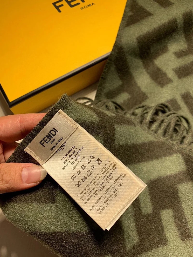 日本未入荷フェンディ マフラー コピー スカーフ ウール インターシャ タッセル fel80938