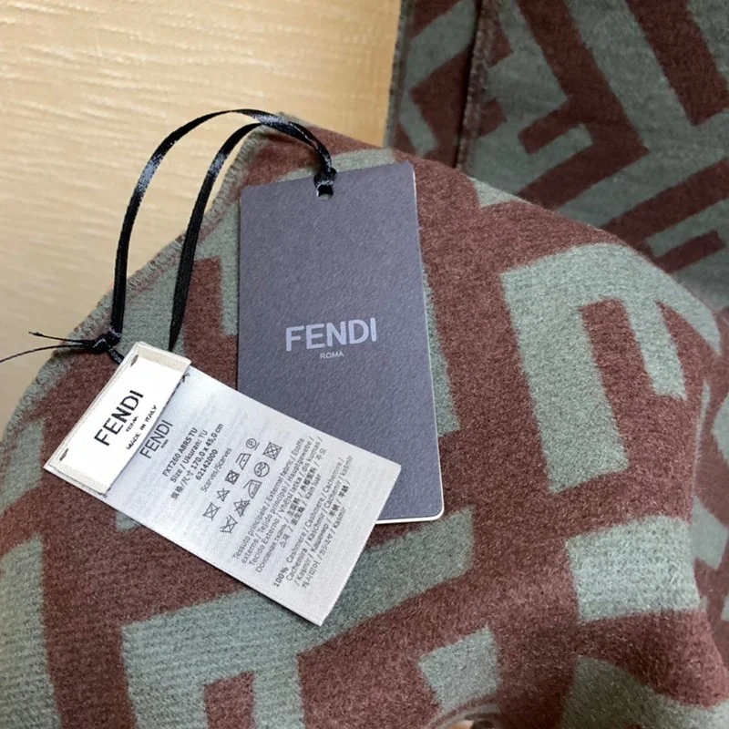 稀少フェンディ マフラー コピー スカーフ ウール インターシャ タッセル fep46875