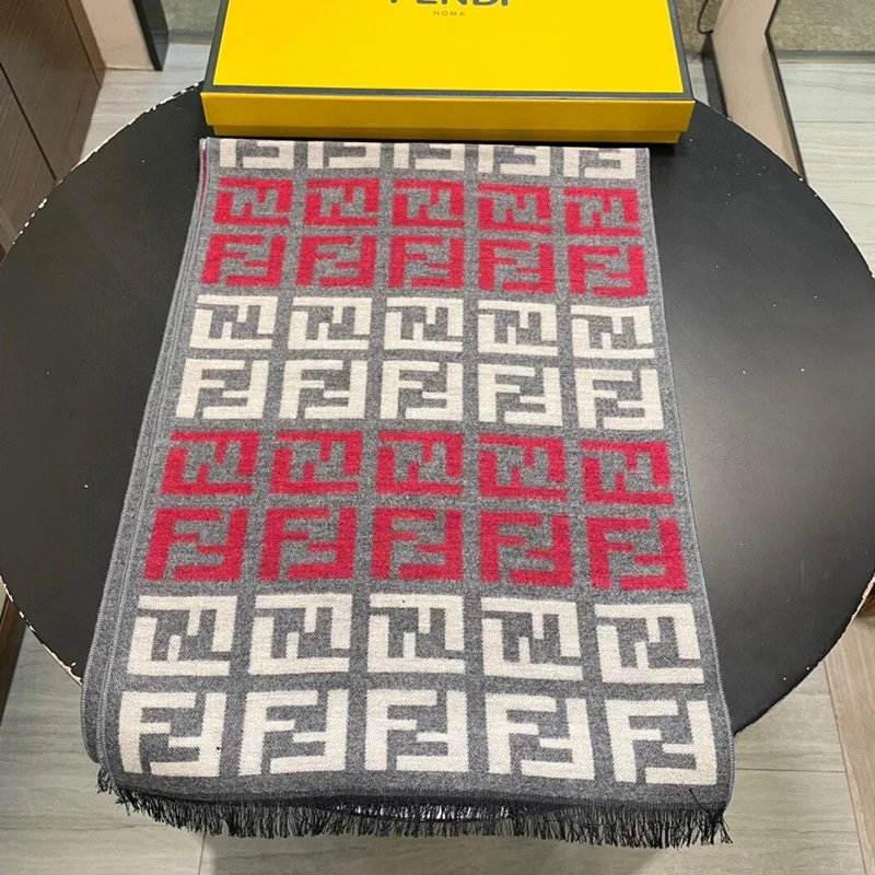☆超人気☆ フェンディ マフラー コピー スカーフ ウール インターシャ タッセル fer38630