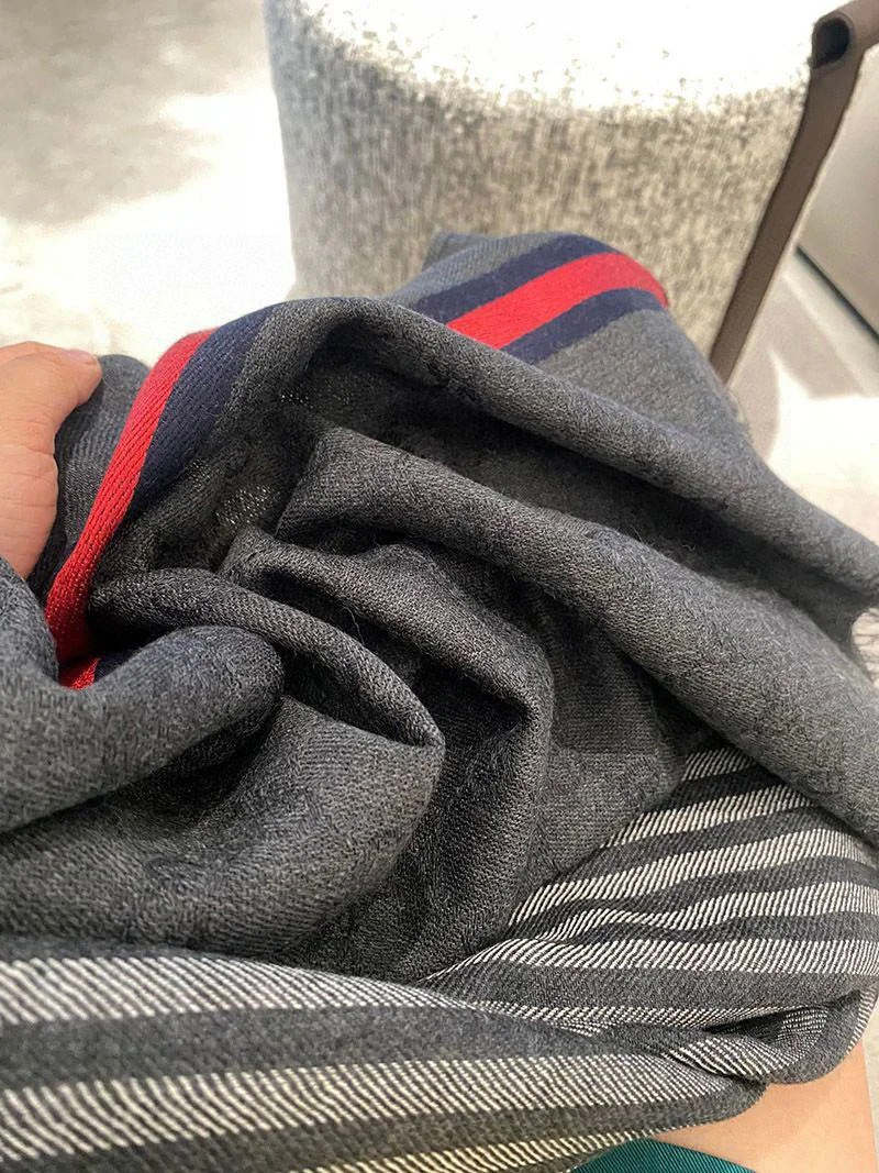超希少!グッチ グラフィックストライプ カシミヤスカーフコピー gul24512