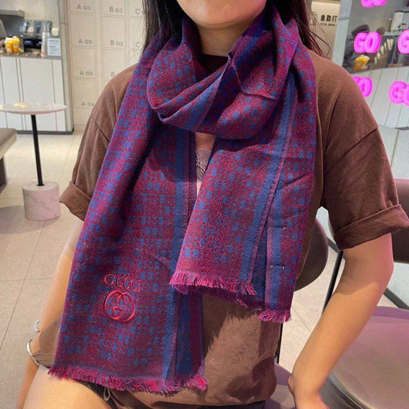 定番 グッチ グラフィックカシミヤスカーフ 偽物 gul58233
