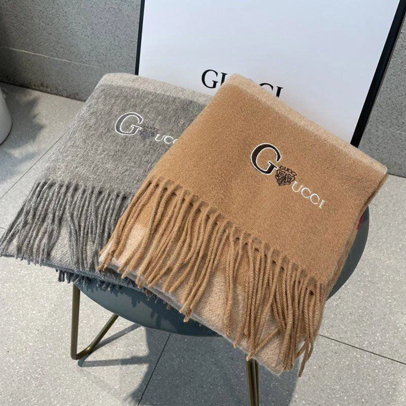 完売必至 グッチ 偽物 グラフィックカシミヤスカーフ guv00056