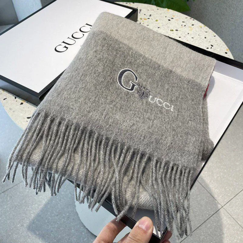 完売必至 グッチ 偽物 グラフィックカシミヤスカーフ guv00056