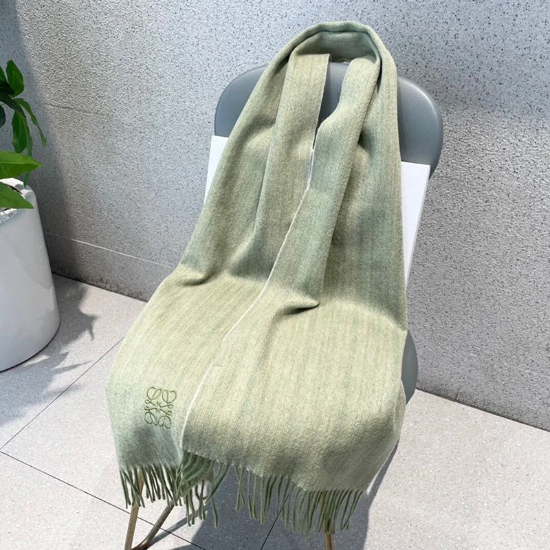 21-22AWロエベ カシミヤ マフラー 偽物 loa67137