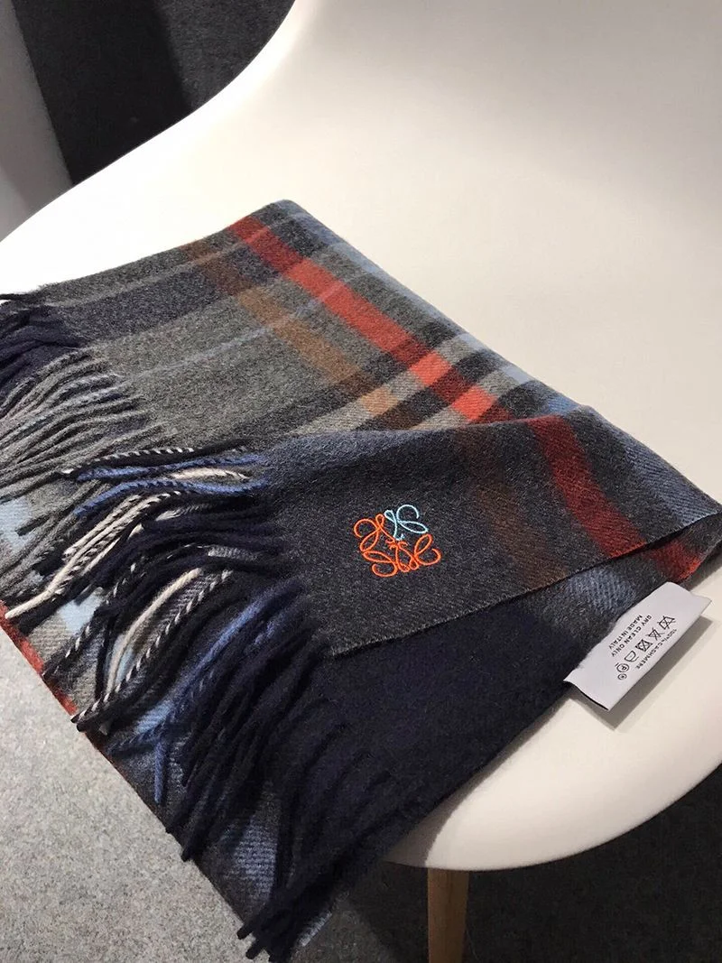 日本未入荷ロエベ チェック スカーフ コピー(カシミヤ) lor45946