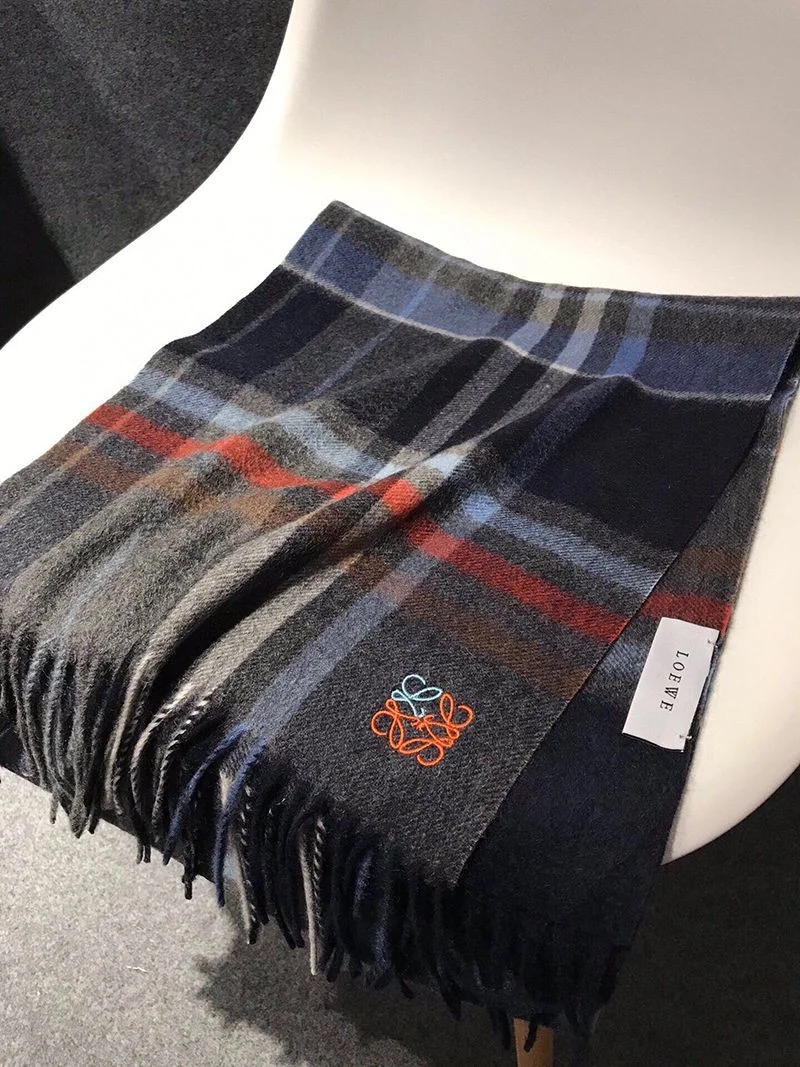 日本未入荷ロエベ チェック スカーフ コピー(カシミヤ) lor45946