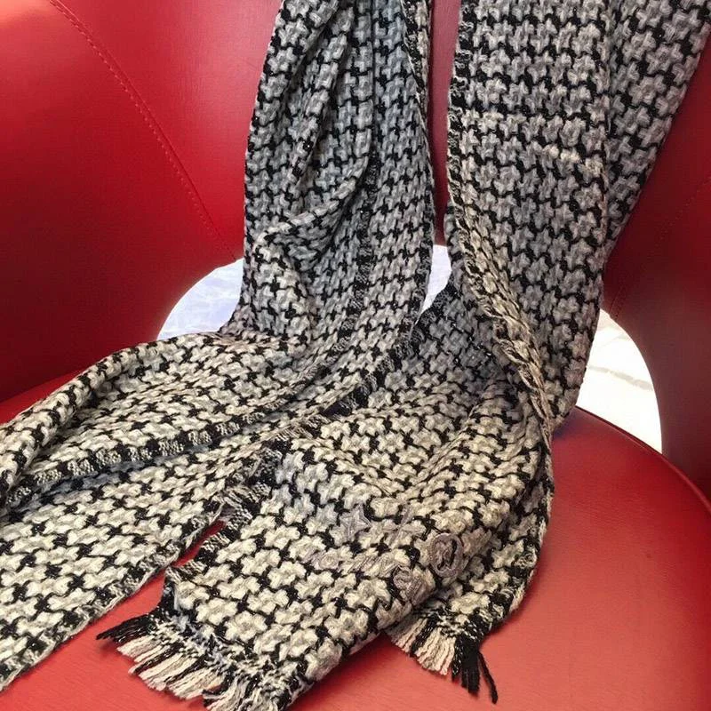 お洒落に♪ルイヴィトン カシミヤ チェック スカーフ マフラ コピー vuj94694