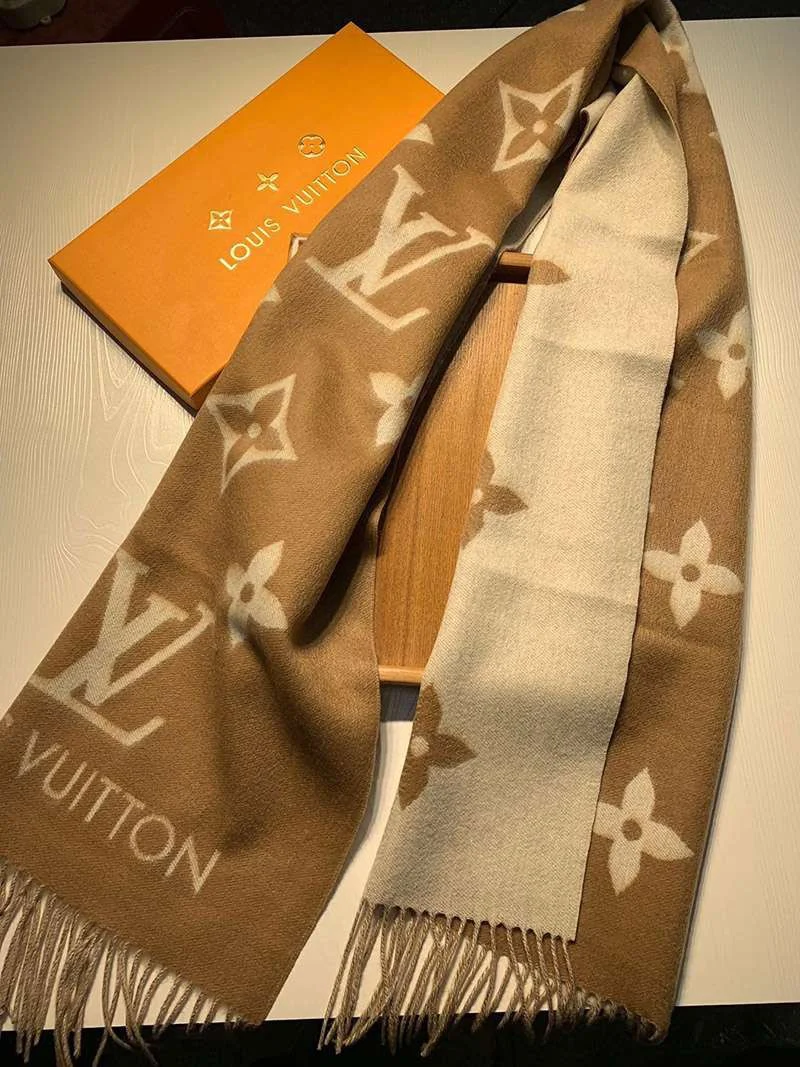 完売必至 お洒落に♪ルイヴィトン カシミヤ タッセル マフラ コピー vum94325