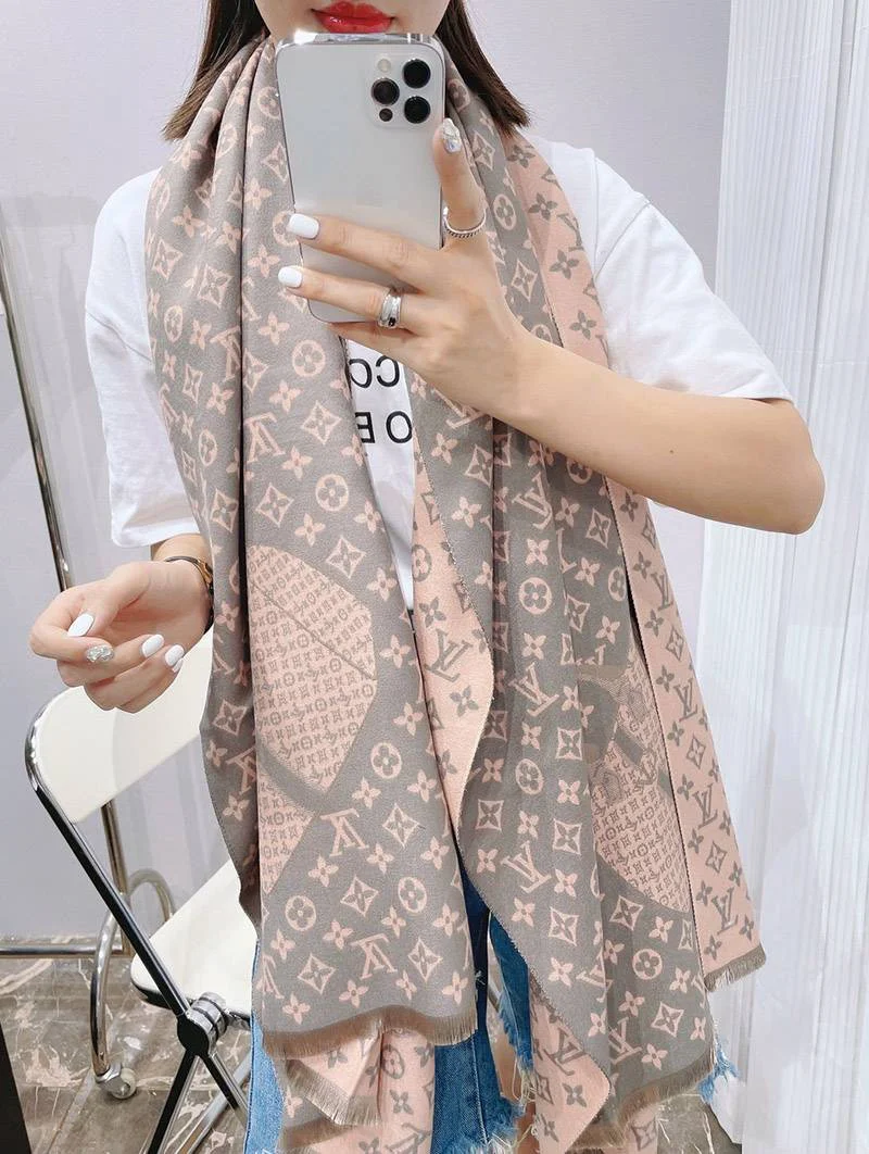 日本!!人気！ルイヴィトン カシミヤ・シルクマフラー 偽物 vuq33096