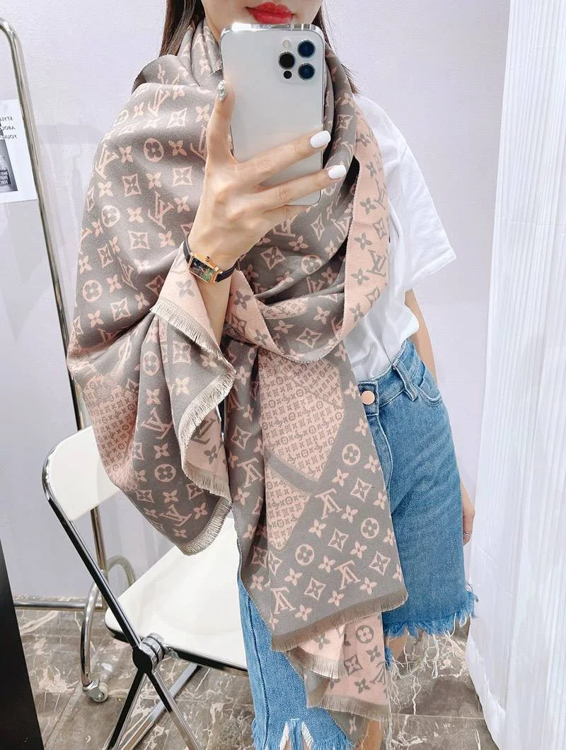 日本!!人気！ルイヴィトン カシミヤ・シルクマフラー 偽物 vuq33096