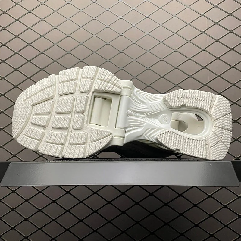 定番 [バレンシアガ Xパンダースニーカー 偽物]SNEAKERS X-PANDER★ 653870W2RA1212